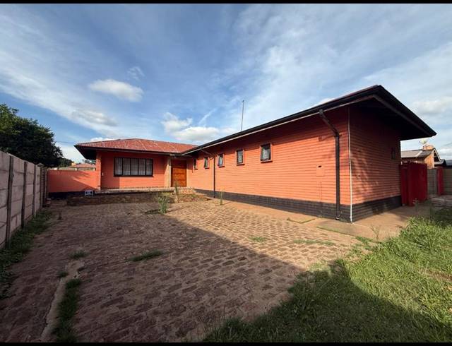 3 BEDROOM HOUSE FOR SALE IN VANDERBIJLPARK CW 5